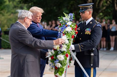 Arlington cemetery official ‘pushed aside’ by Trump campaign .